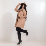 ⁦معطف حريمي جوخ بياقة فرو⁩ - الصورة ⁦8⁩